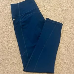 Fabletics Oasis 7/8 size Large leggings with pockets